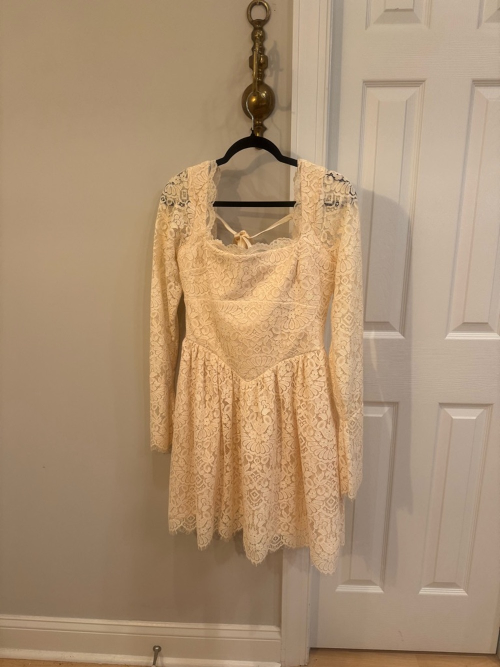 House of CB Ivory Lace Long-Sleeve Mini Dress - Picture 3 of 8